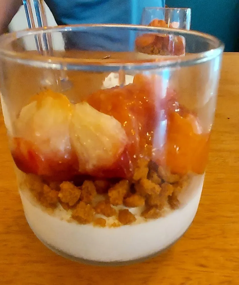 Crémeux Au Miel Crumble Abricot Et Nectarine Rôti